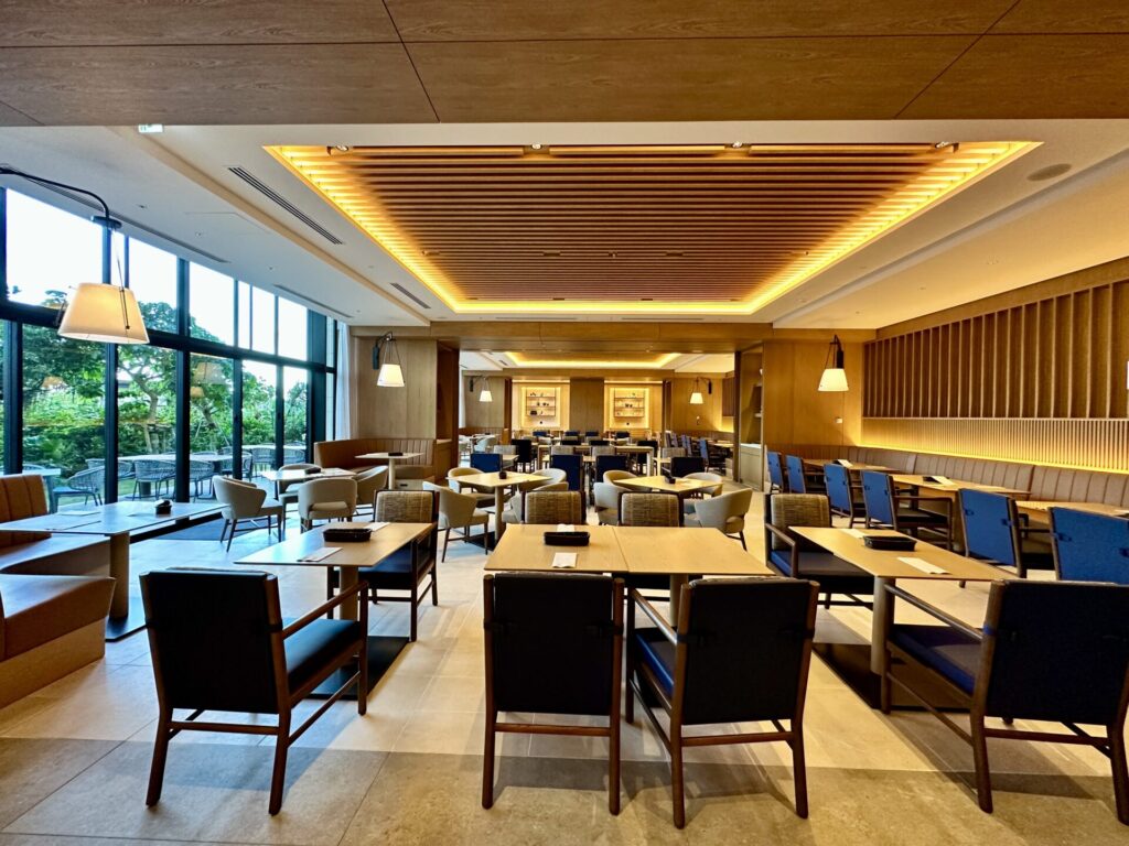 ヒルトン沖縄宮古島リゾート 朝食会場 テーブル席