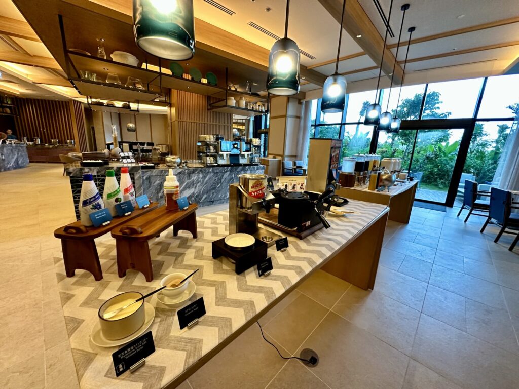 ヒルトン沖縄宮古島リゾート 朝食 ビュッフェ台 手作りワッフル