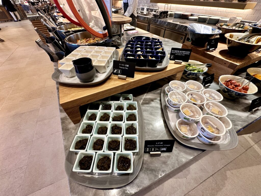 ヒルトン沖縄宮古島リゾート 朝食 もずく酢など