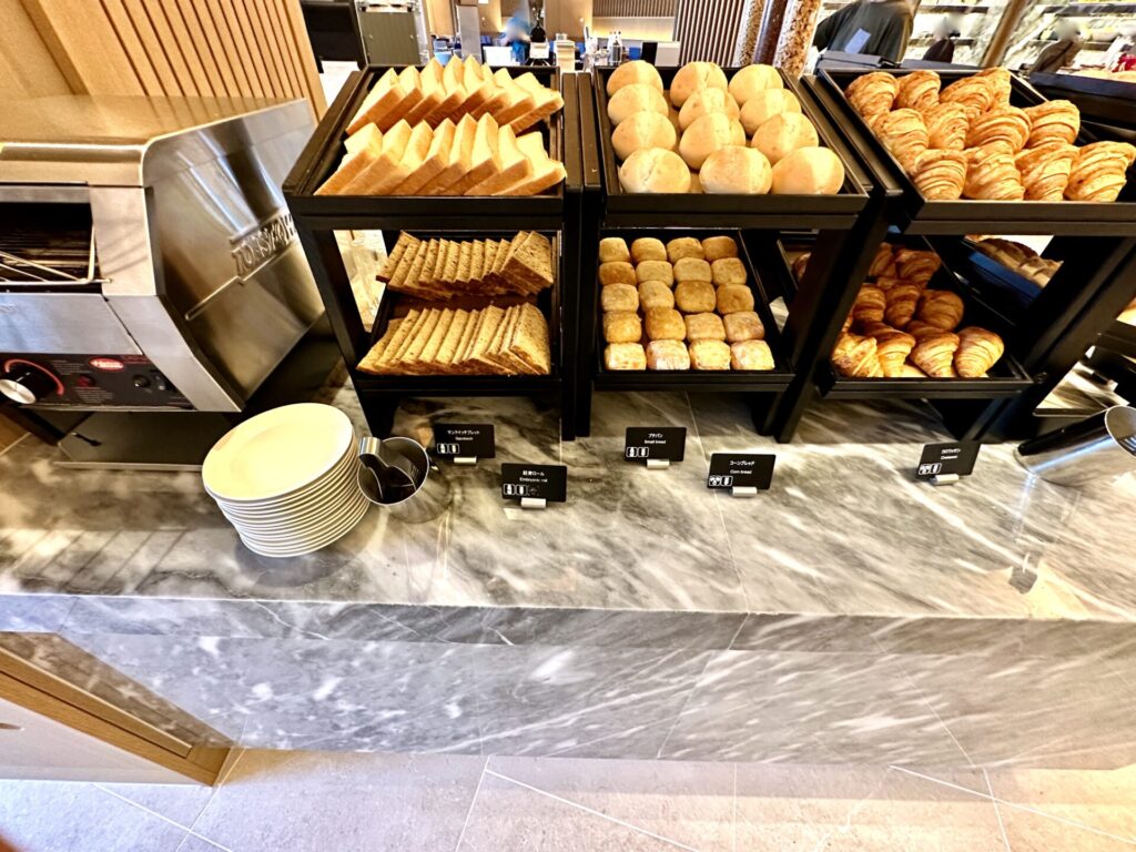 ヒルトン沖縄宮古島リゾート 朝食 パン