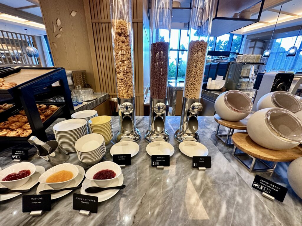 ヒルトン沖縄宮古島リゾート 朝食 シリアルタワー