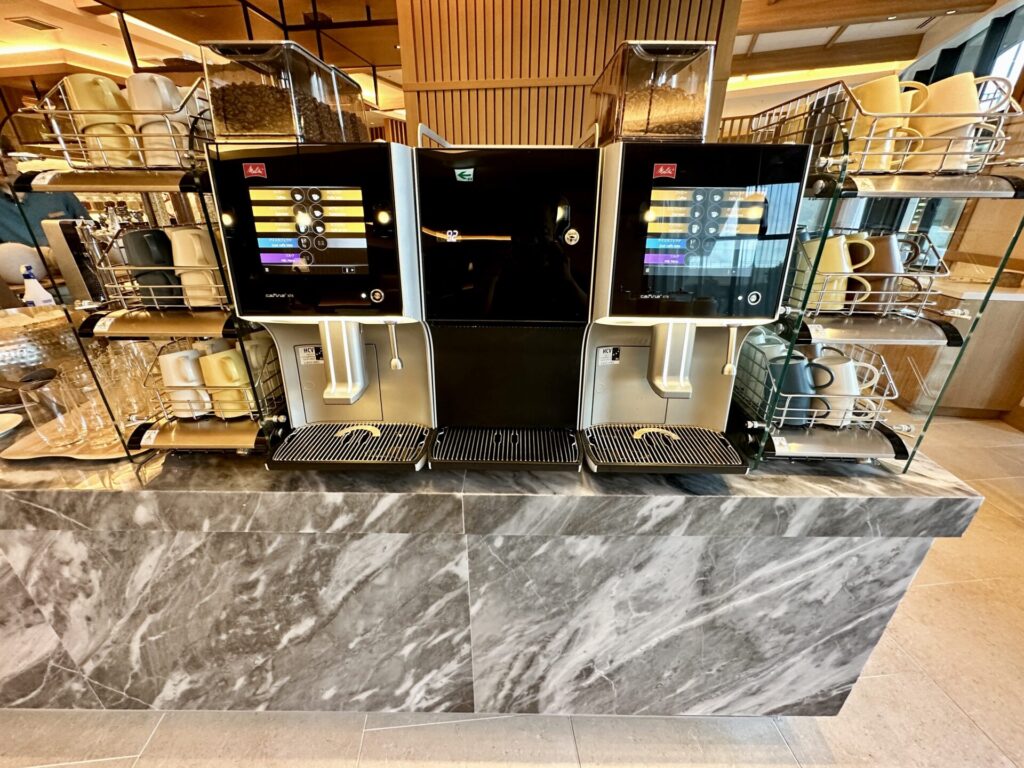 ヒルトン沖縄宮古島リゾート 朝食 コーヒーマシーン