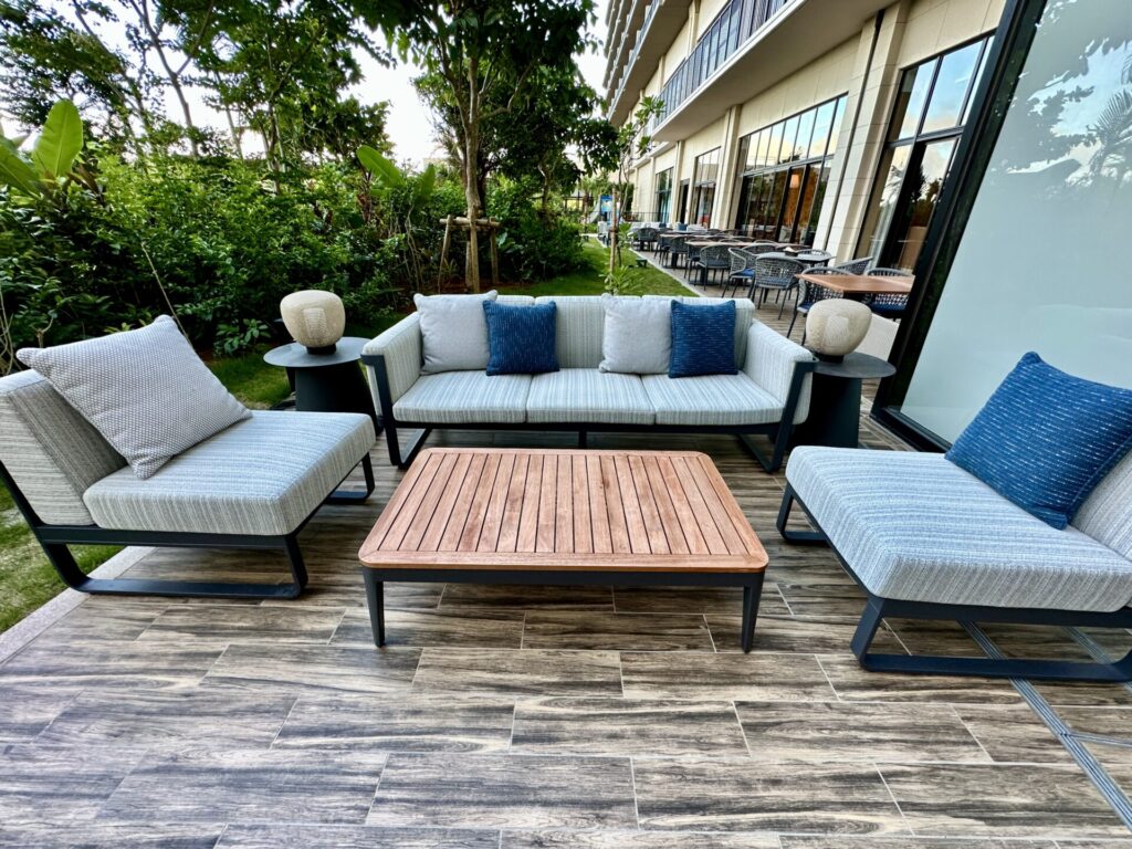 ヒルトン沖縄宮古島リゾート 朝食 会場の雰囲気 アウトドア席