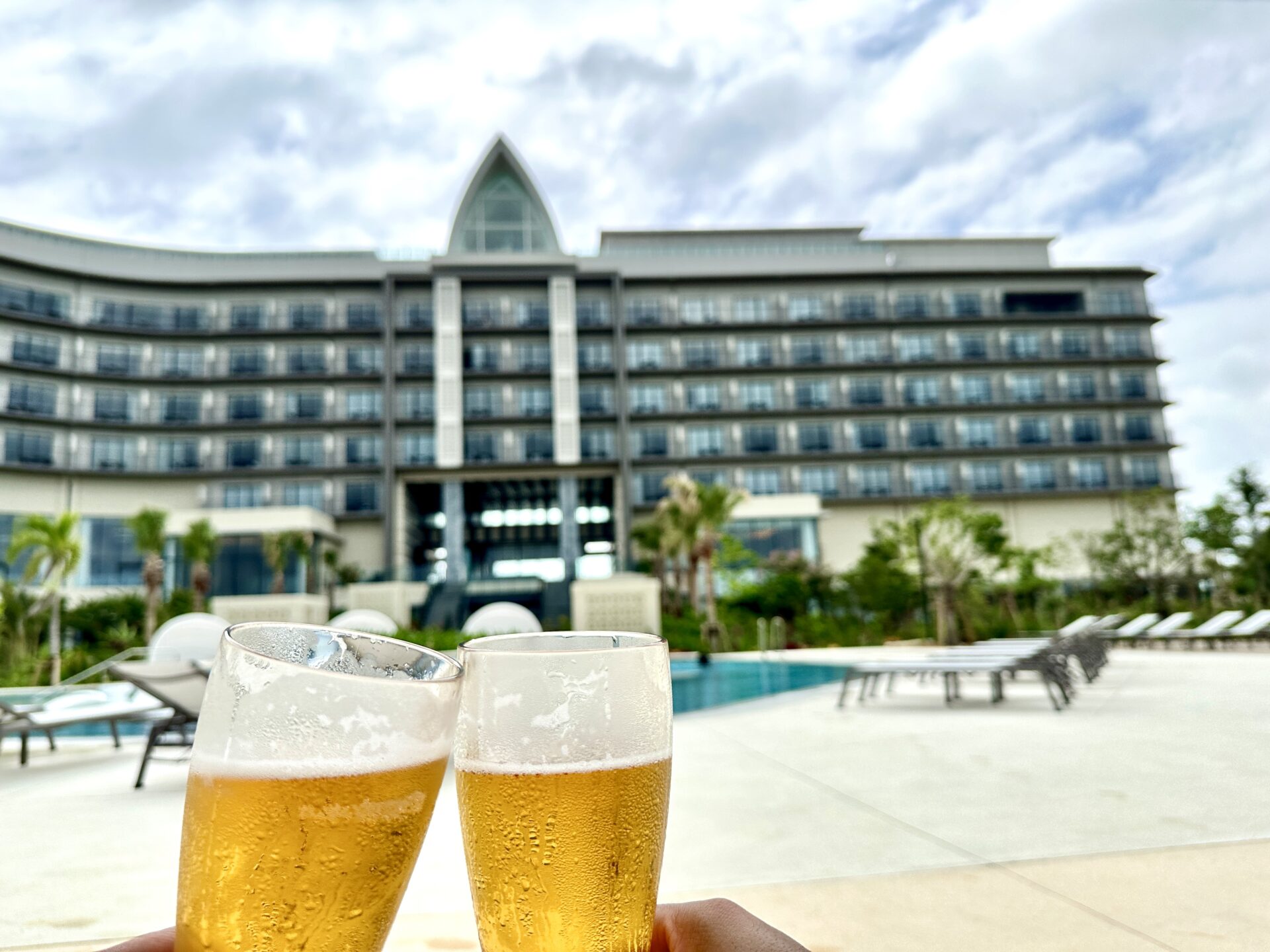 ヒルトン沖縄宮古島リゾート ファミリープールでまったりビール