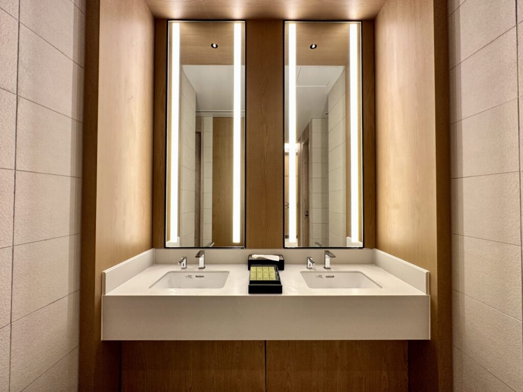 ヒルトン沖縄宮古島リゾート ロッカールーム 洗面台