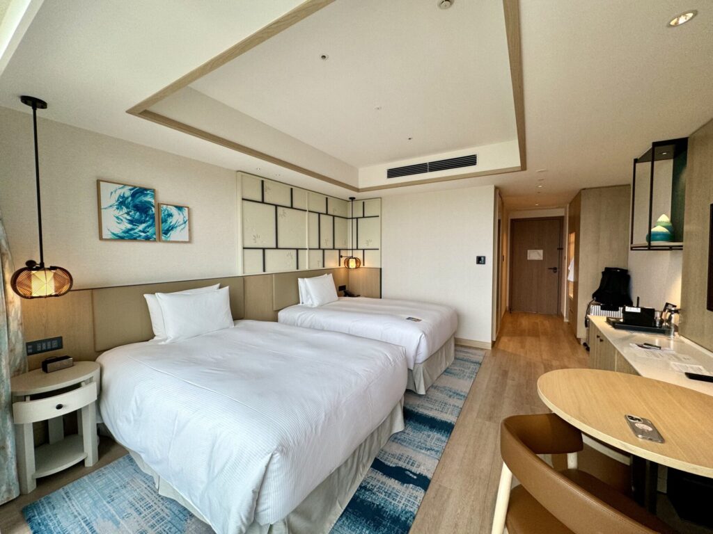 ヒルトン宮古島 エグゼクティブツイン サンセットビュー 客室の様子