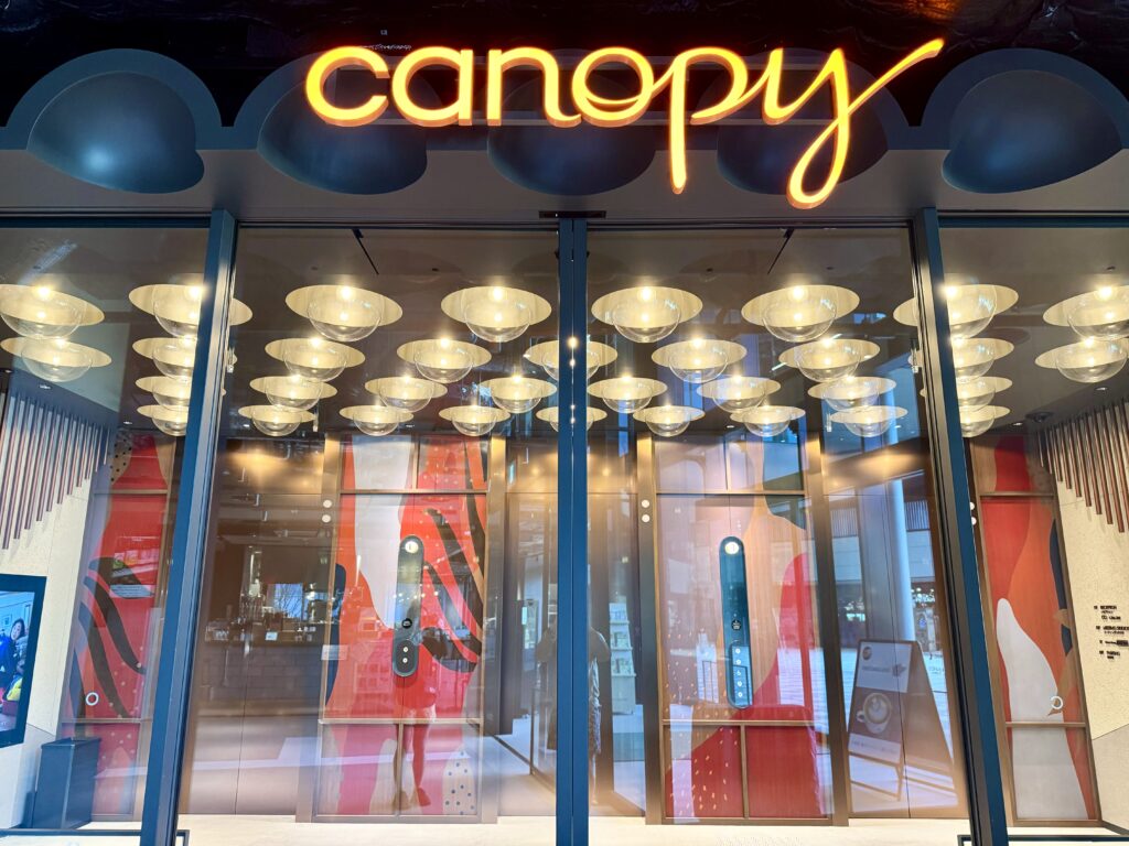 キャノピーbyヒルトン大阪梅田 エントランス