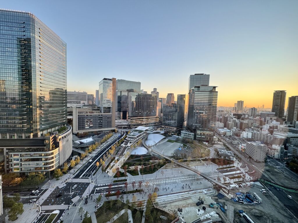 キャノピーbyヒルトン大阪梅田 コーナースイート 夕景 マジックアワー