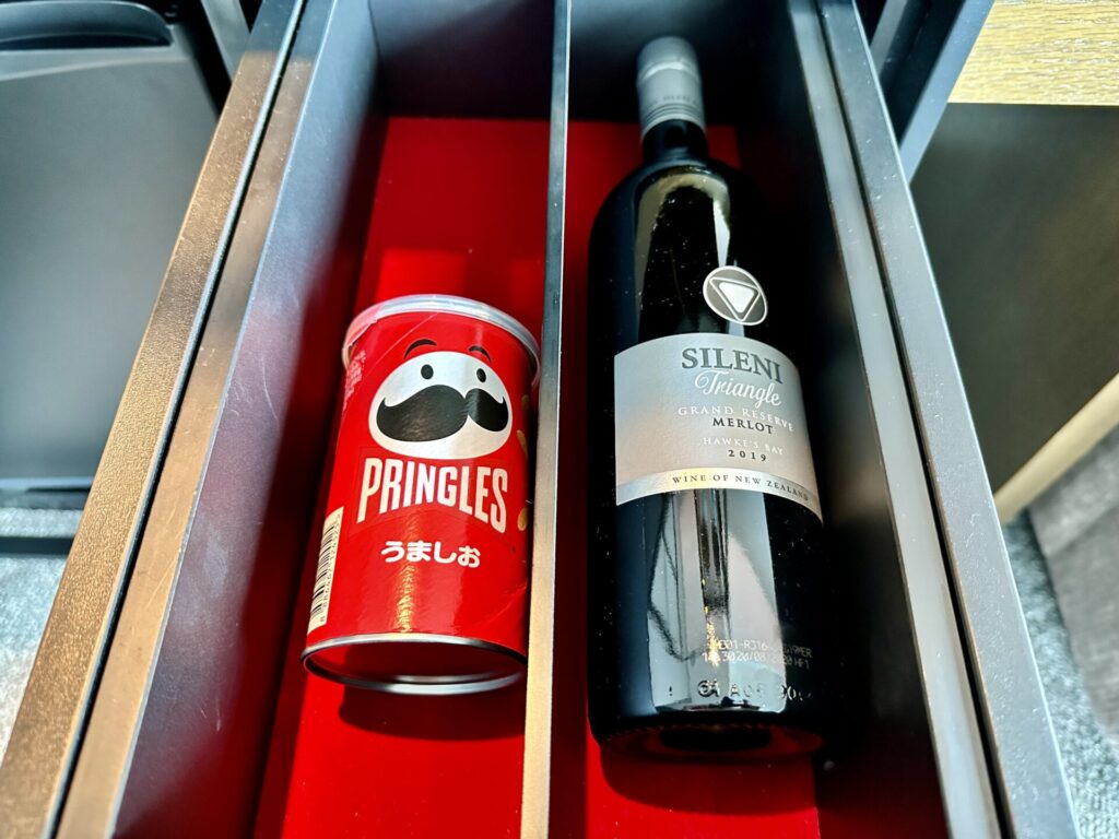 コンラッド大阪 エグゼクティブルーム ミニバー ワイン