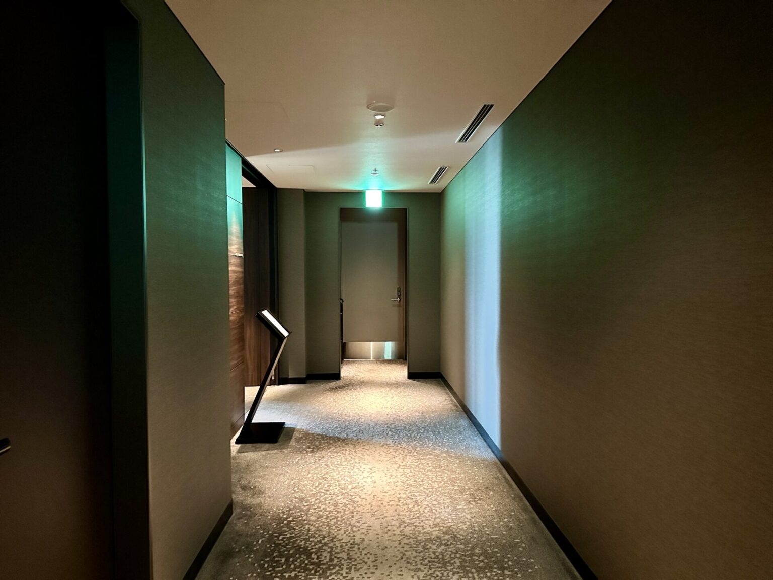 【コンラッド大阪】エグゼクティブラウンジ ブログレビュー(営業時間/カクテルタイムメニュー/朝食など) - えだ旅 WORLD JOURNEY