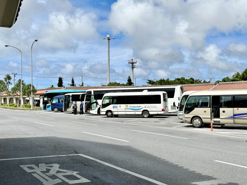 「ヒルトン沖縄宮古島リゾート」ブログ宿泊記 宮古空港-ホテル間シャトルバス駐車場