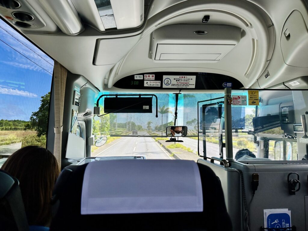 「ヒルトン沖縄宮古島リゾート」ブログ宿泊記 宮古空港-ホテル間シャトルバス車内の様子