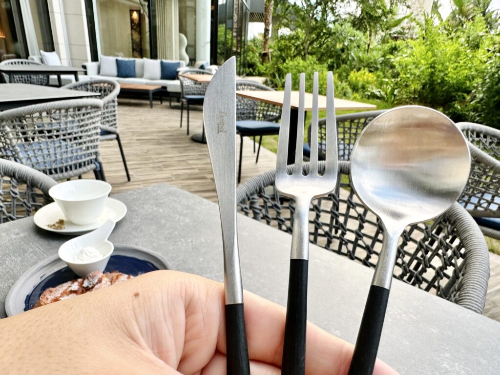 「ヒルトン沖縄宮古島リゾート」朝食ビュッフェ ブログレビュー カトラリーはクチポール