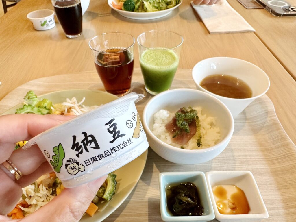 「ヒルトン沖縄宮古島リゾート」朝食ビュッフェ ブログレビュー マグロ丼に納豆トッピング