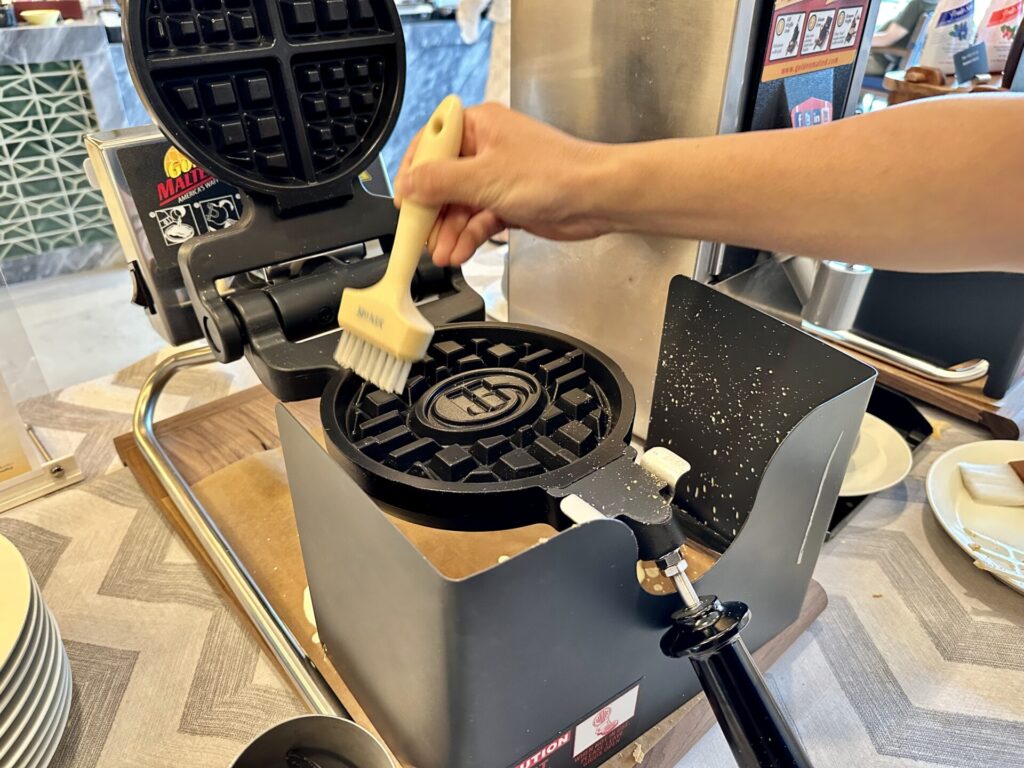 ヒルトン宮古島 朝食 ワッフルメーカー