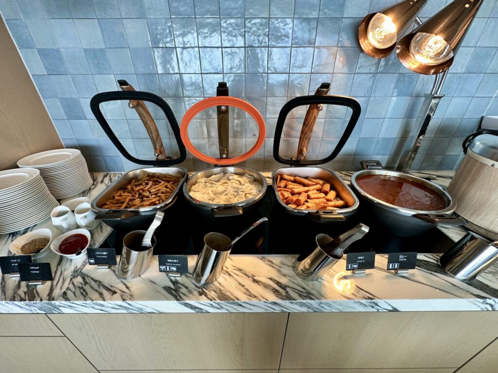 ヒルトン宮古島 ラウンジ カクテルタイム ホットミール