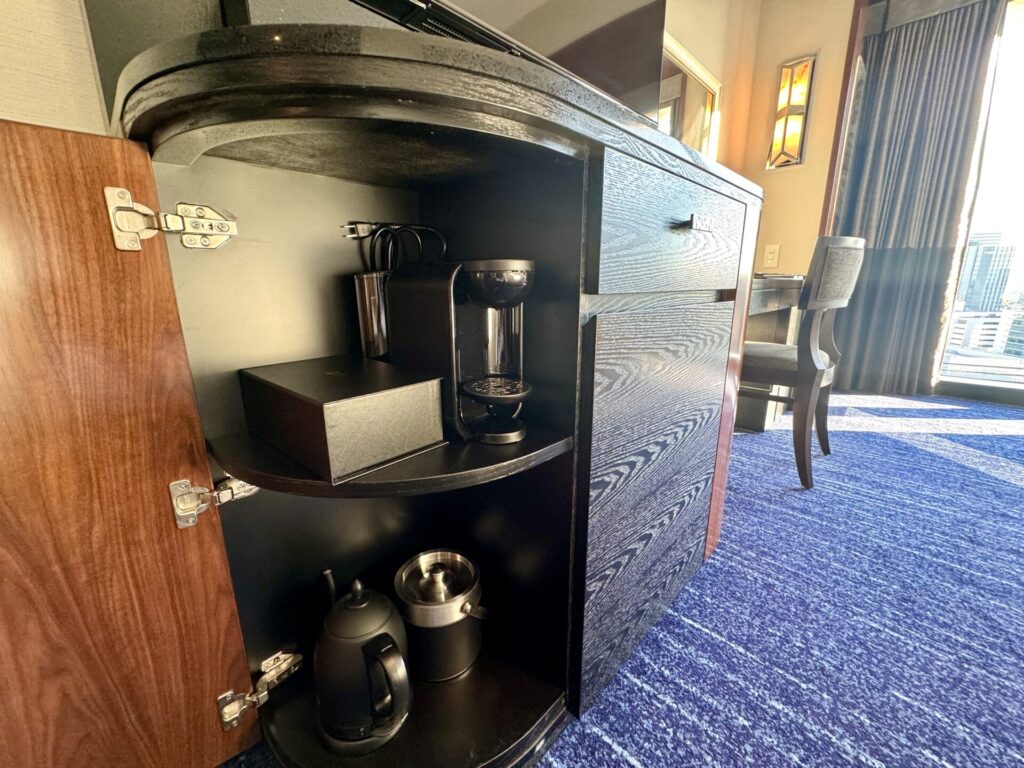 ヒルトン横浜 エグゼクティブルーム キング ミニバー