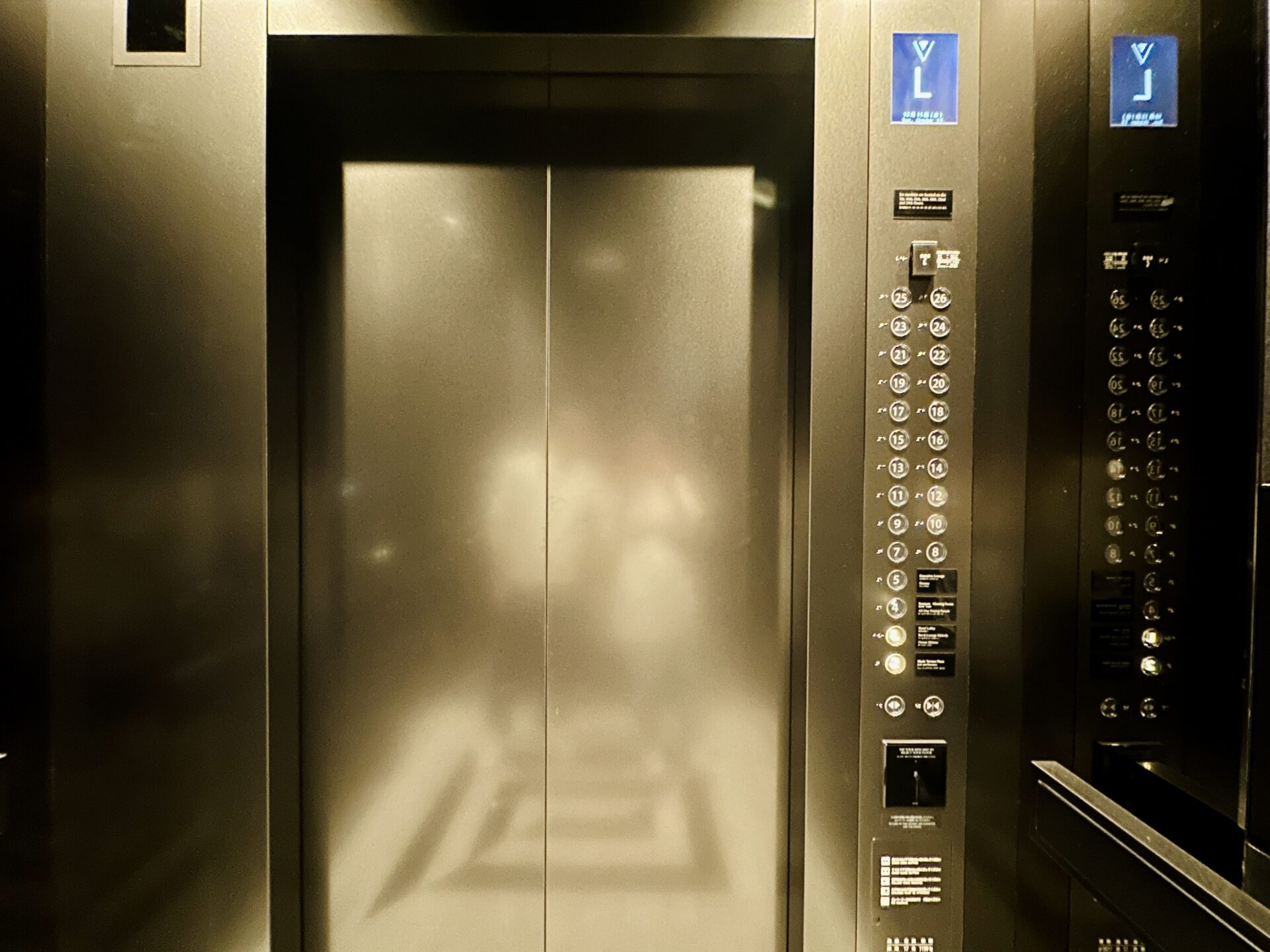 「ヒルトン横浜」ブログ宿泊記 エレベーターの様子