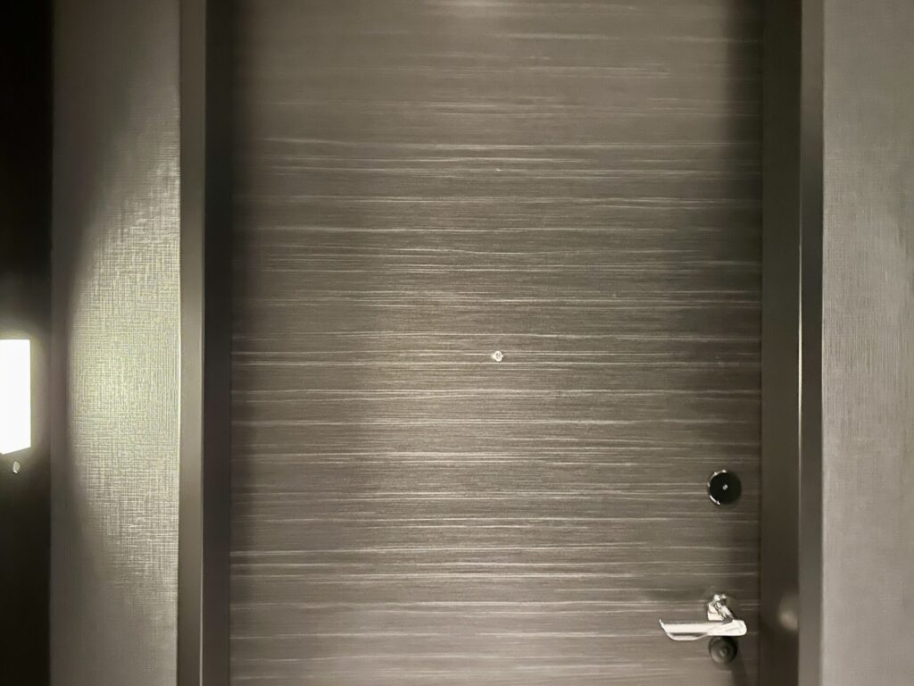 ヒルトン横浜 客室扉