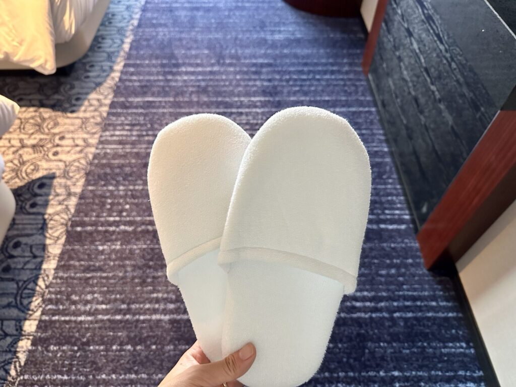 ヒルトン横浜 ふわふわスリッパ