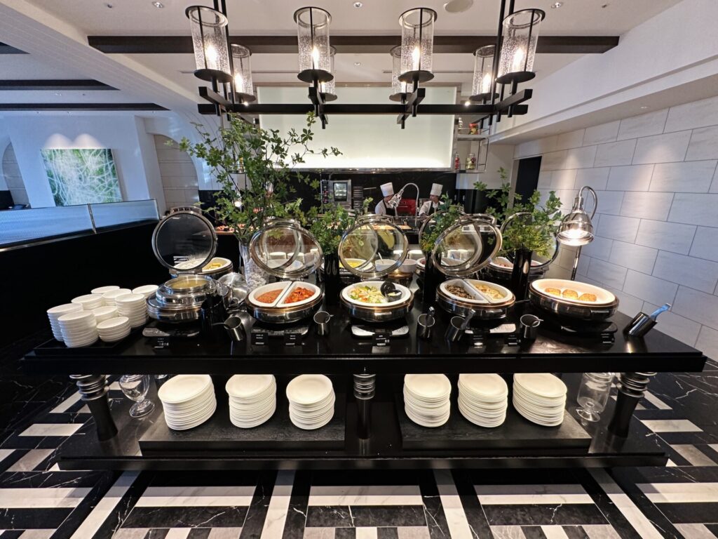 「ヒルトン横浜」ブログ宿泊記 朝食会場のパレード