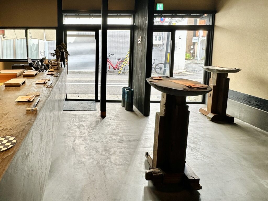 富山 寿司店「人人(じんじん)」ブログレビュー テーブル席