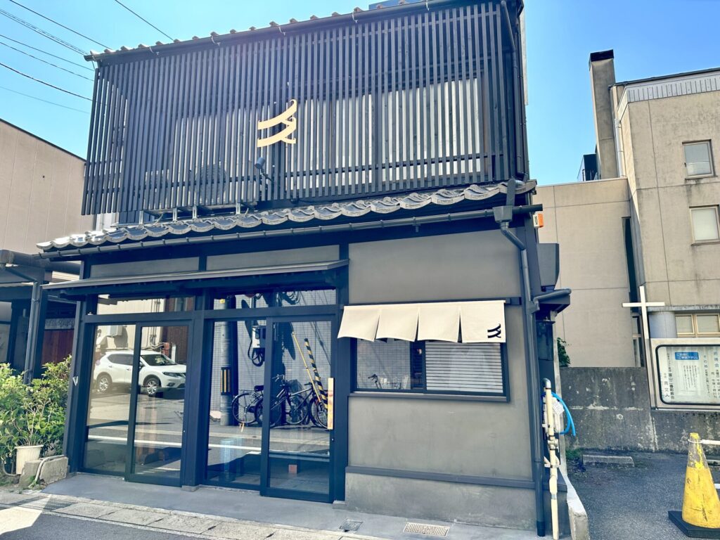 富山 立ち喰い鮨 人人 正面