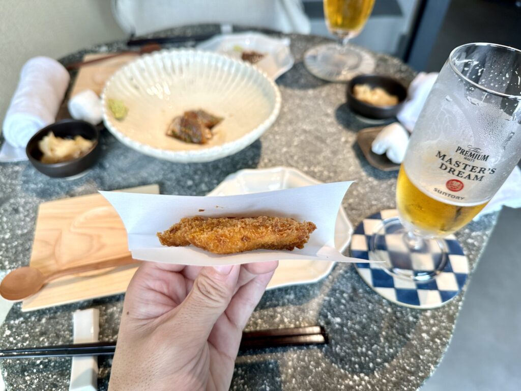 「立ち喰い鮨 人人」スペシャリテは鯵フライ