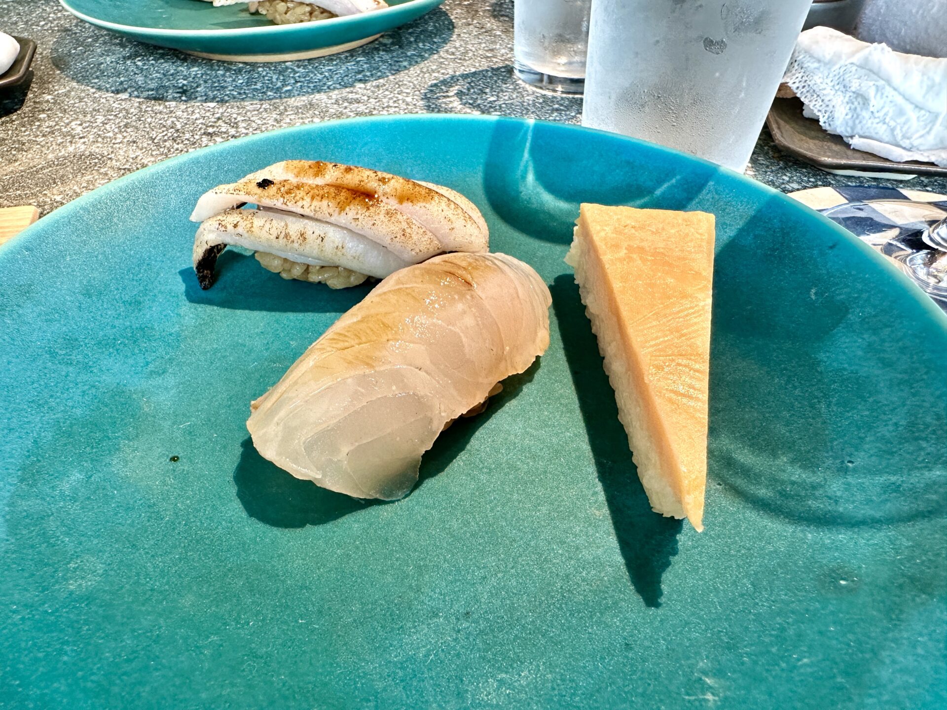 「立ち喰い鮨 人人」 8貫コース 太刀魚とすずき マスのお寿司