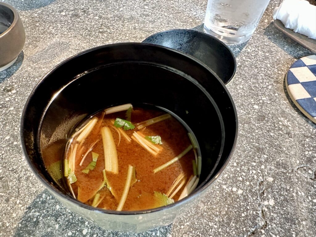 「立ち喰い鮨 人人」 8貫コース お椀