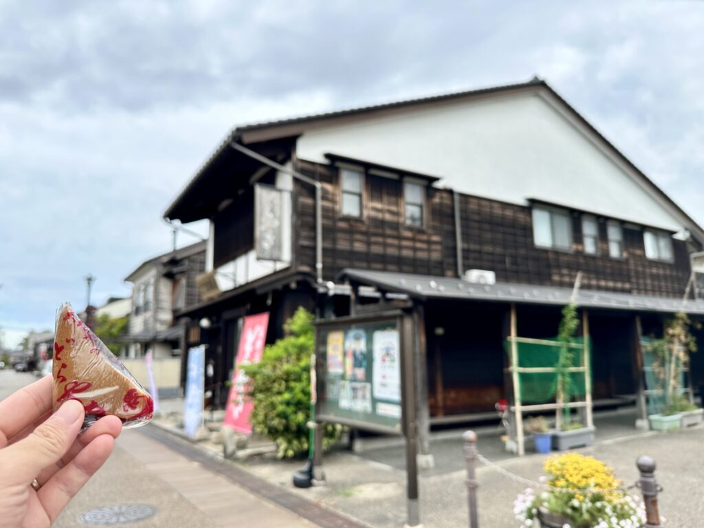 富山 岩瀬地区 大塚屋 三角どら焼き