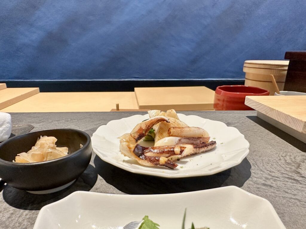 「立ち喰い鮨 人人」アオリイカ下足焼き