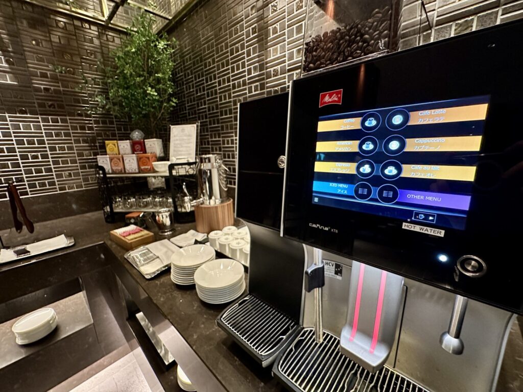 ヒルトン横浜 エグゼクティブラウンジ コーヒーマシーン