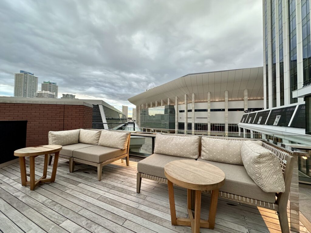 ヒルトン横浜 エグゼクティブラウンジ テラス席