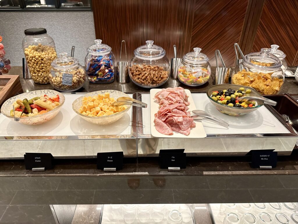 ヒルトン横浜 エグゼクティブラウンジ カクテルタイム フード