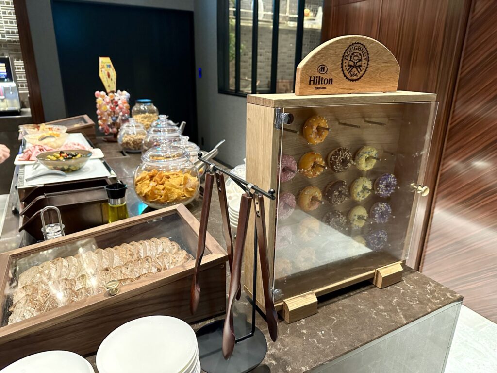 ヒルトン横浜 エグゼクティブラウンジ カクテルタイム ドーナッツ