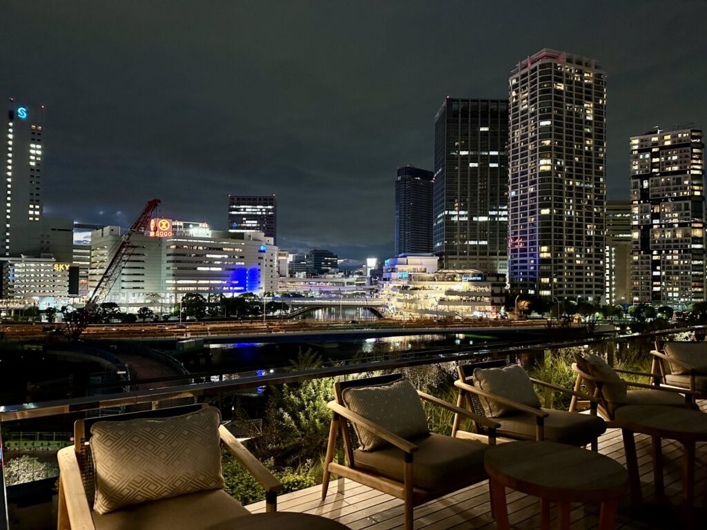 ヒルトン横浜 エグゼクティブラウンジ テラス席 夜景