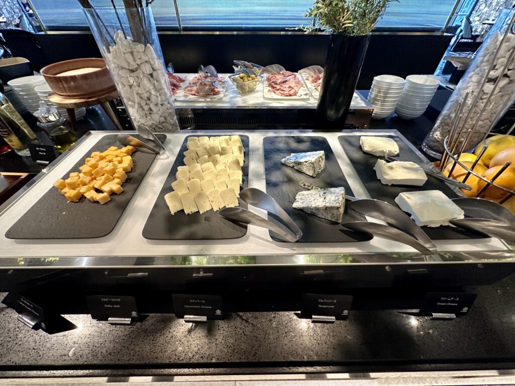 ヒルトン横浜 朝食 チーズ類