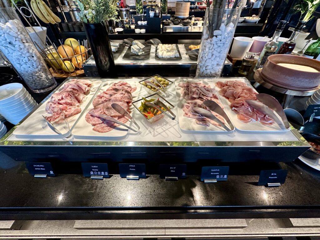 ヒルトン横浜 朝食 ハム類