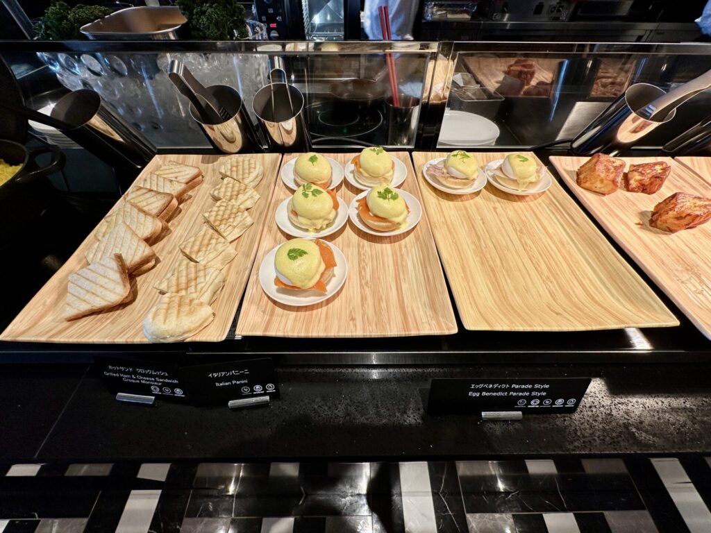ヒルトン横浜 朝食 エッグベネディクト