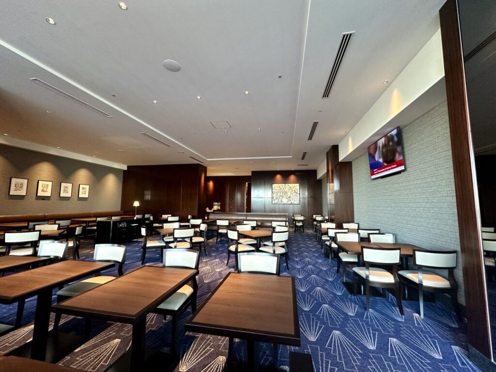 ヒルトン横浜 エグゼクティブラウンジ 飲食エリアの様子