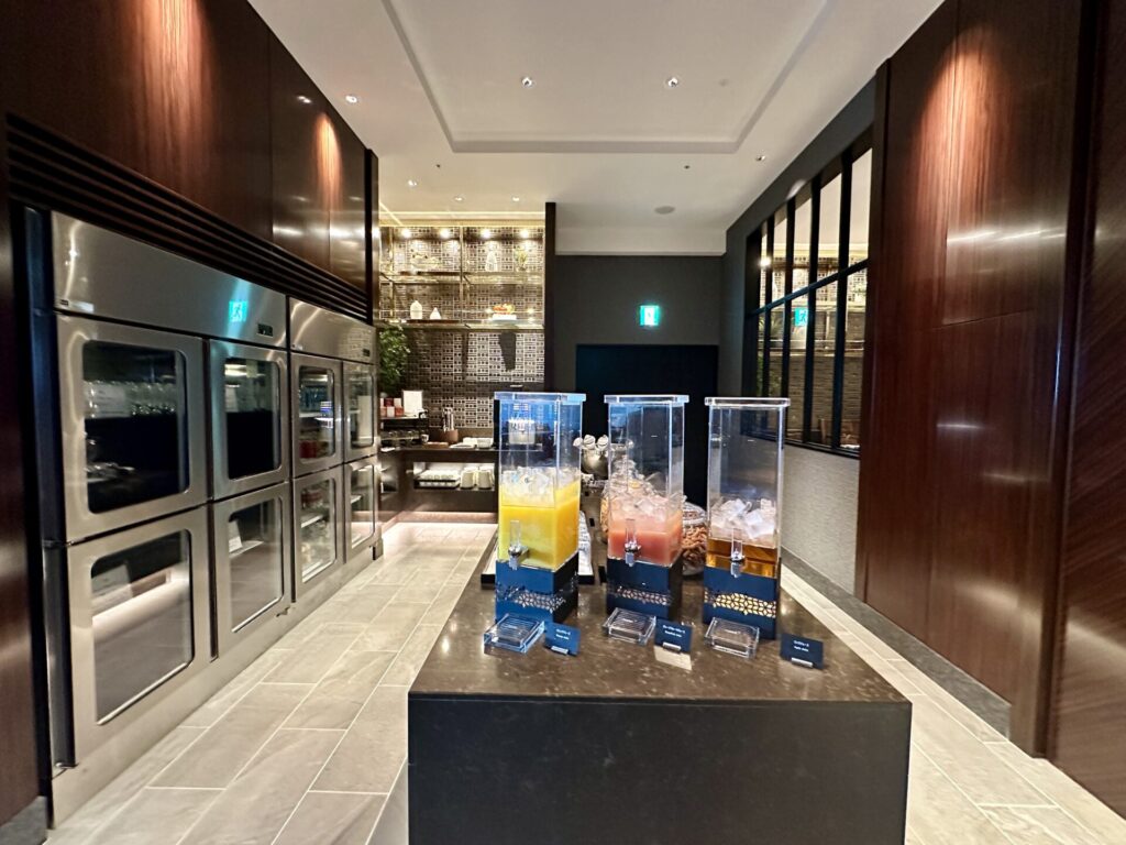 ヒルトン横浜 エグゼクティブラウンジ フードカウンター