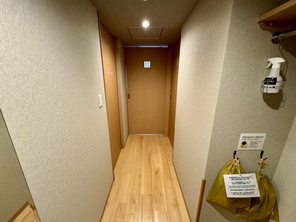 御宿野乃浅草別邸 廊下 デラックストリプルルーム