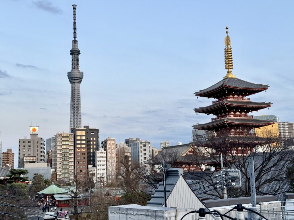 御宿野乃浅草別邸 客室眺望 浅草寺とスカイツリー デラックストリプルルーム