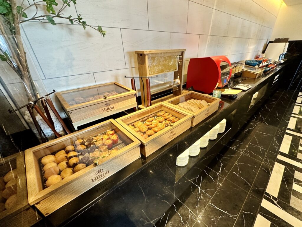 ヒルトン横浜 朝食ブログレビュー パンコーナー