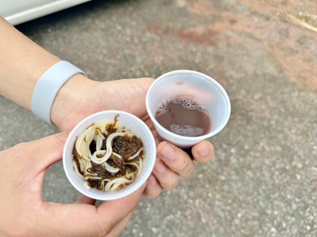 「17ENDハーフマラソン」ぜんざいともずくそうめんの私設エイド