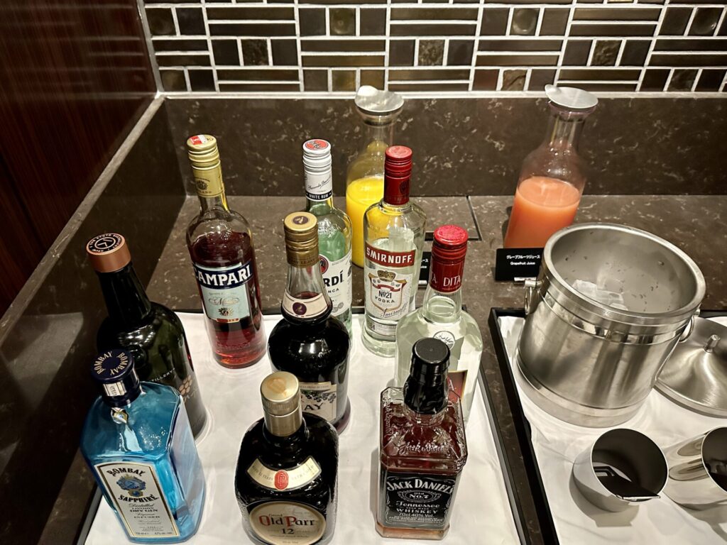 ヒルトン横浜 エグゼクティブラウンジ ウイスキー 洋酒