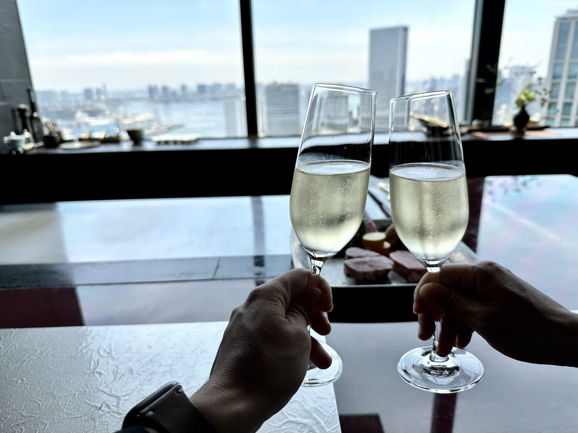 コンラッド東京 風花 鉄板焼き シャンパンで乾杯