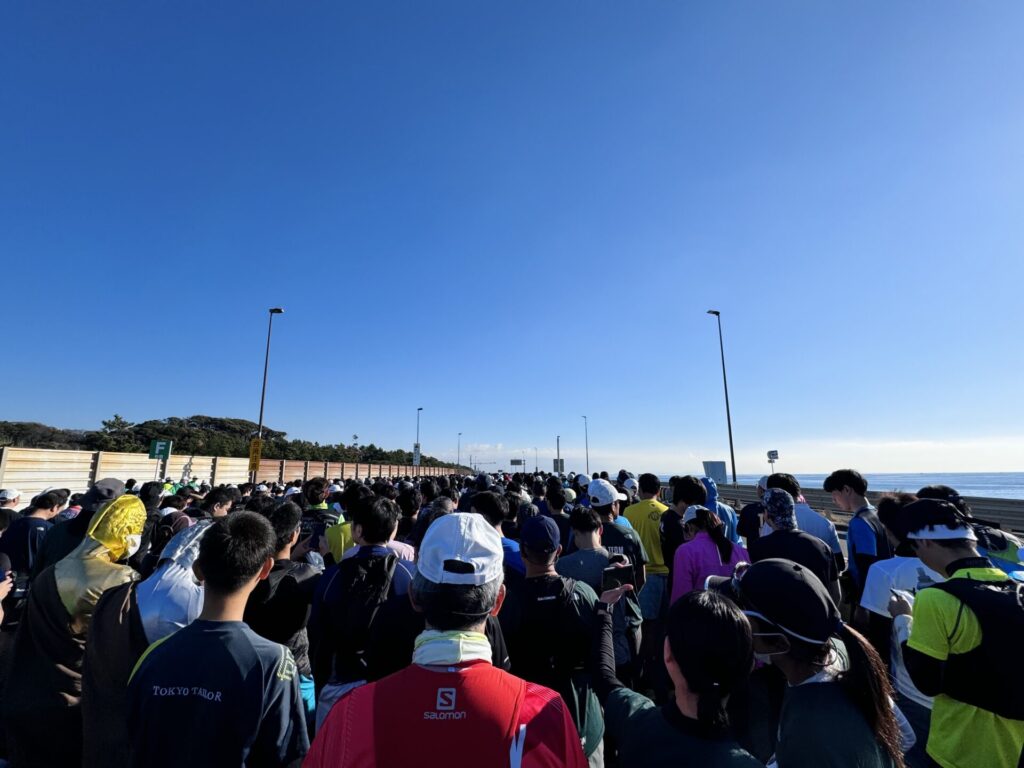 「湘南国際マラソン」スタート地点に移動中