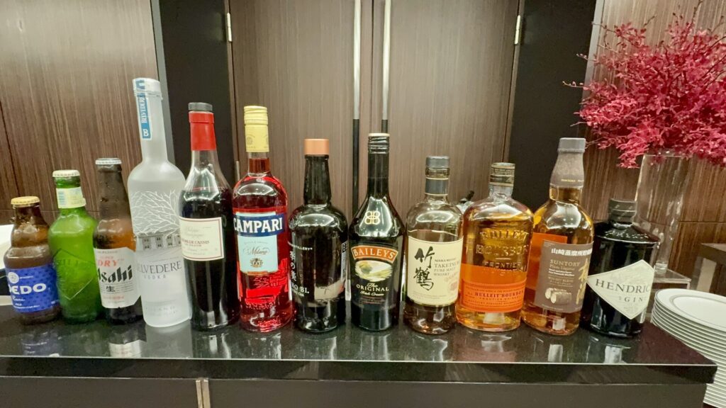 コンラッド東京 28階エグゼクティブラウンジ カクテルタイム アルコール